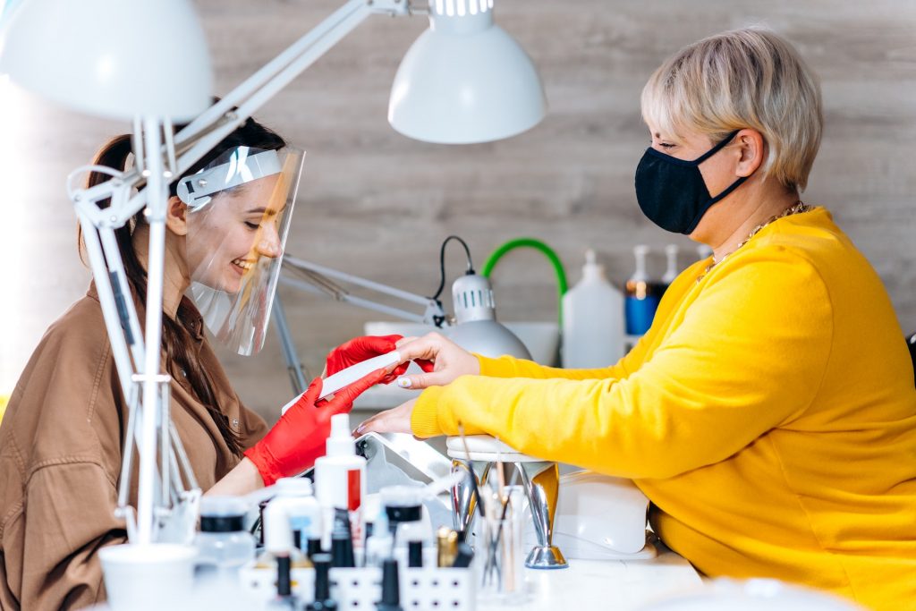 wzornik uniwersalny do paznokci marki Indigo przyda się w każdym salonie manicure